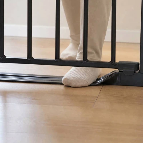 Flex XXL StepFree – czarna bramka ochronna z płaskim progiem