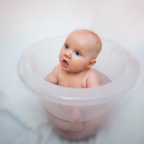 Wiaderko do kąpieli niemowląt bezbarwne Tummy Tub