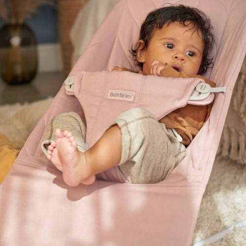 Leżaczek Bliss Cotton Petal Quilt zgaszony róż BabyBjorn