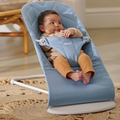 Leżaczek Bliss Cotton Petal Quilt niebieski BabyBjorn
