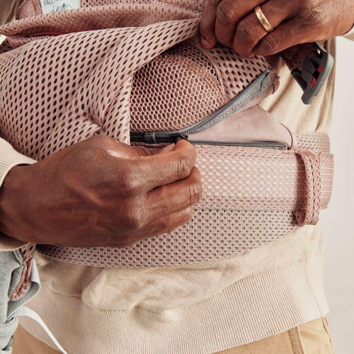 Nosidełko Harmony 3D Mesh zgaszony róż BabyBjorn