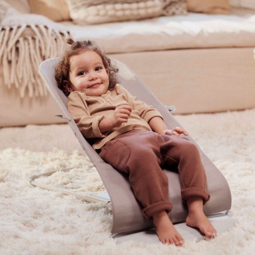Leżaczek Bliss Cotton Petal Quilt piaskowy szary BabyBjorn